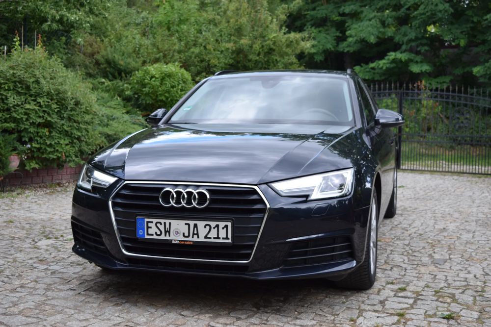 Audi A4 B9 (2015-) 2.0 TDI S tronic 2016