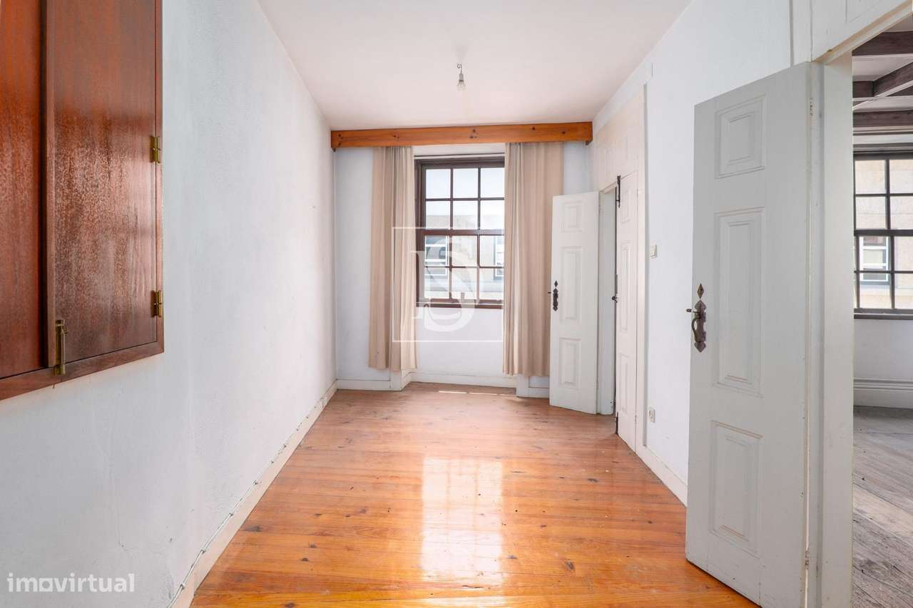 Prédio Residencial - Centro Histórico de Amarante - Grande imagem: 5/23