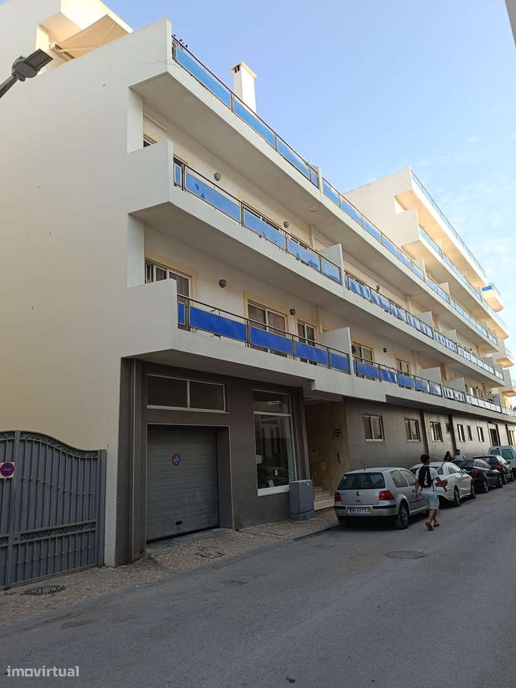 Apartamento T2 com 2 casas de banho em Quarteira-0