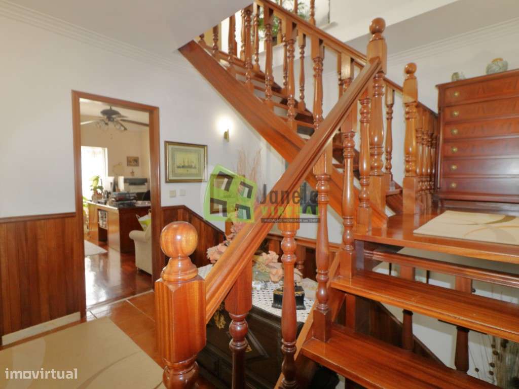 Moradia T3+1 com Quintal, Garagem em Vale de Milhaços-15