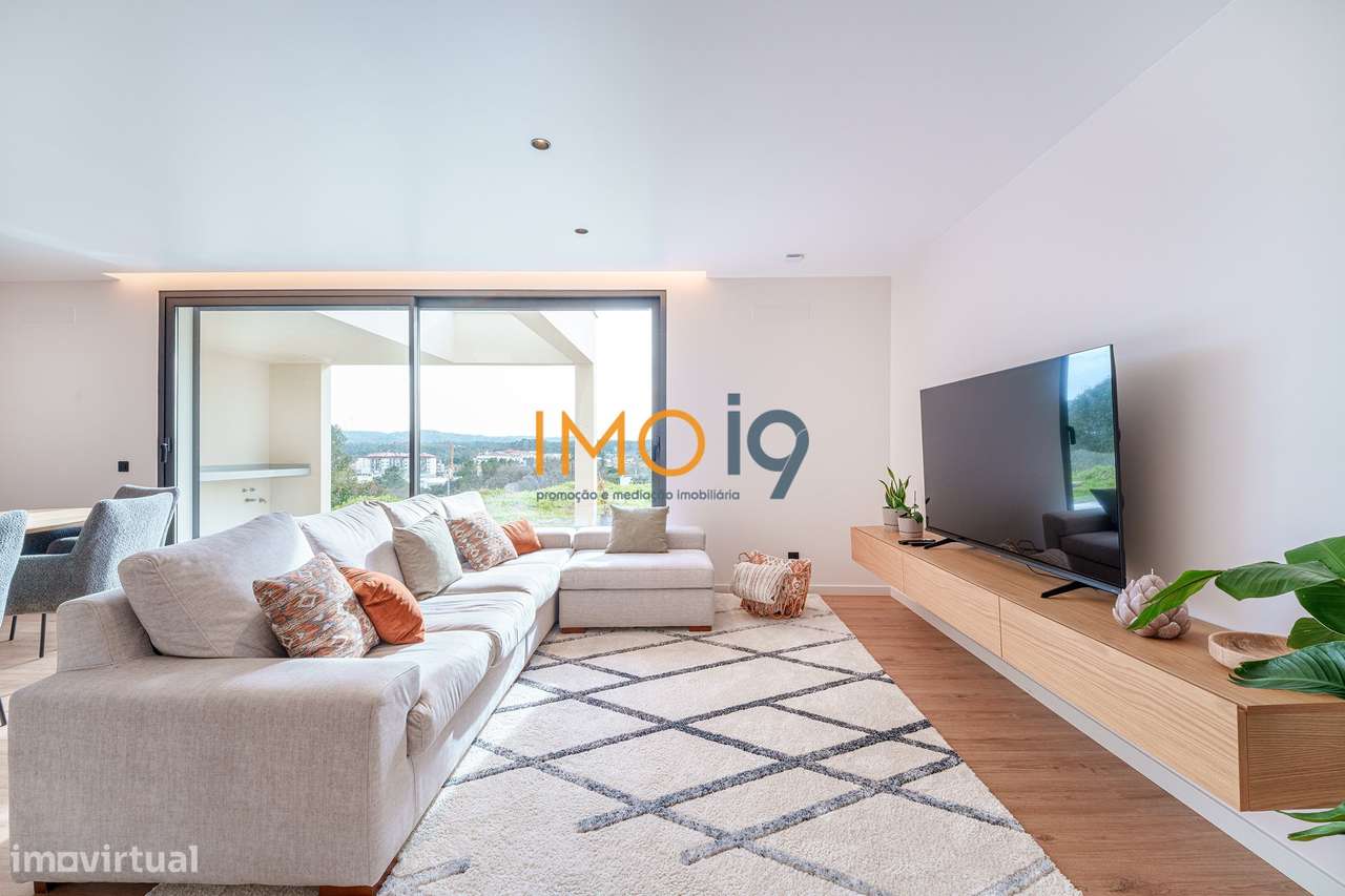 Moradia T4 com Vista Panorâmica em Fátima-6