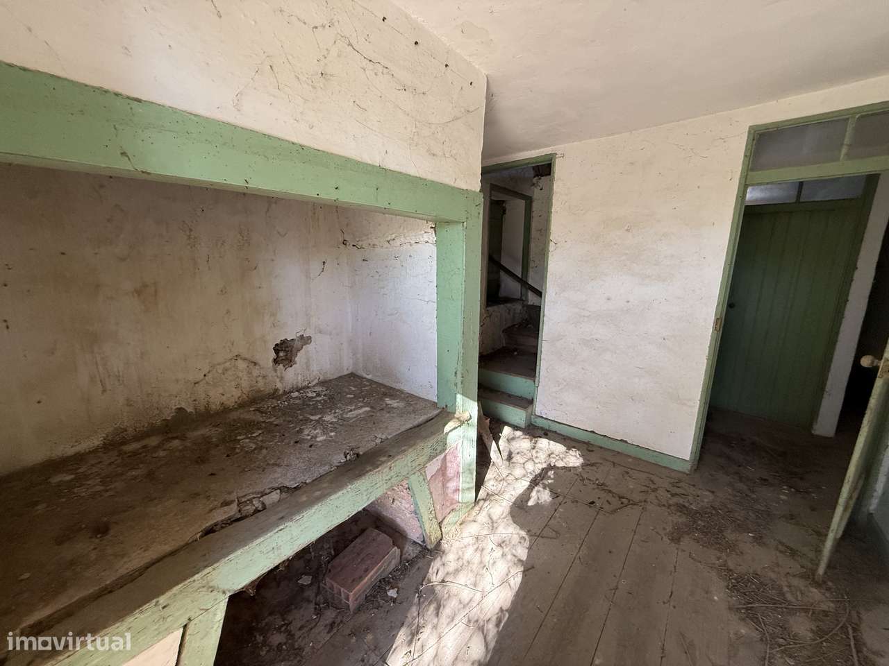 Terreno com casa e anexo para restaurar - Turquel, Alcobaça-12