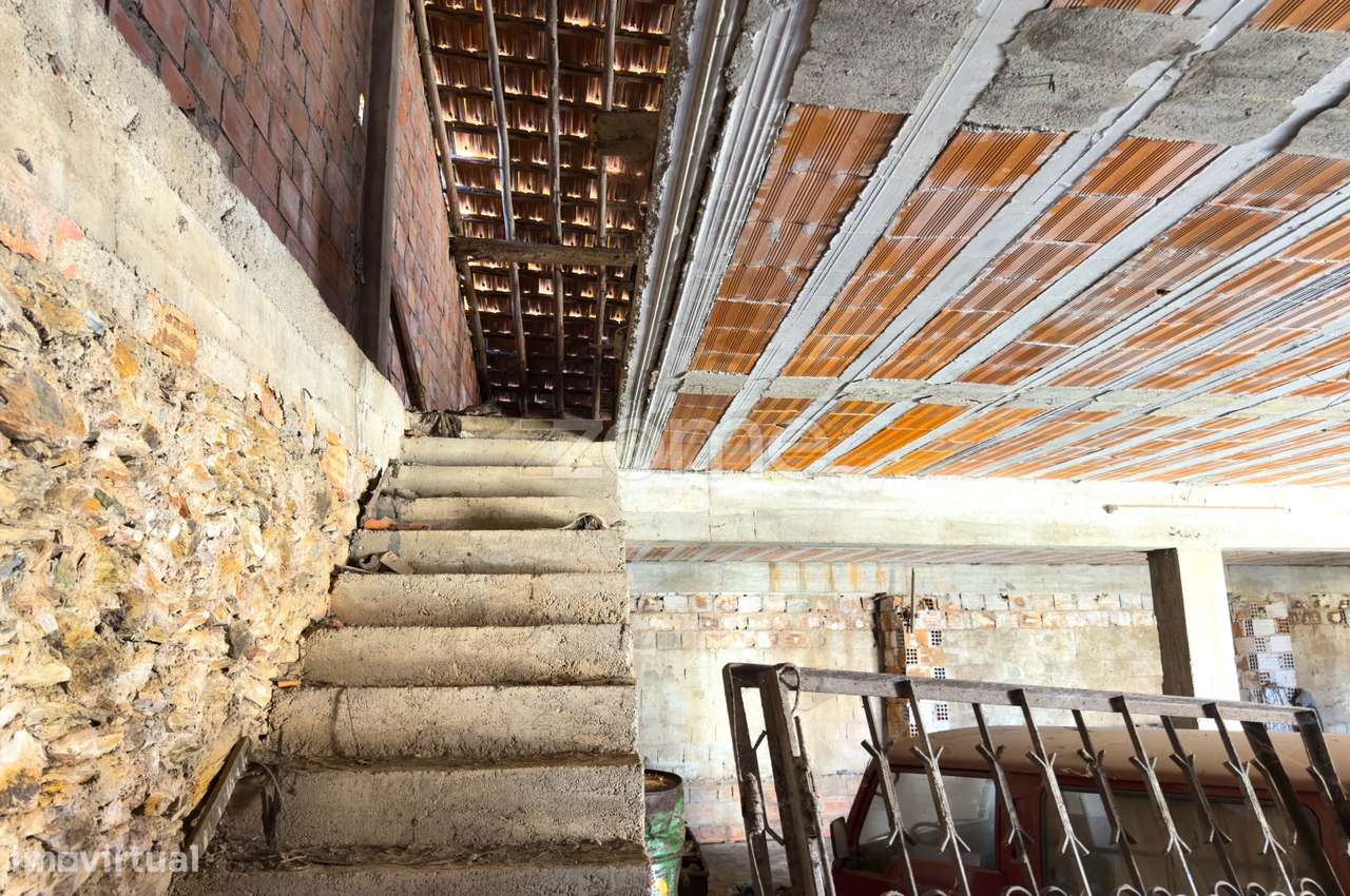 Moradia recuperar | Senhor da Serra | Coimbra - Grande imagem: 5/19