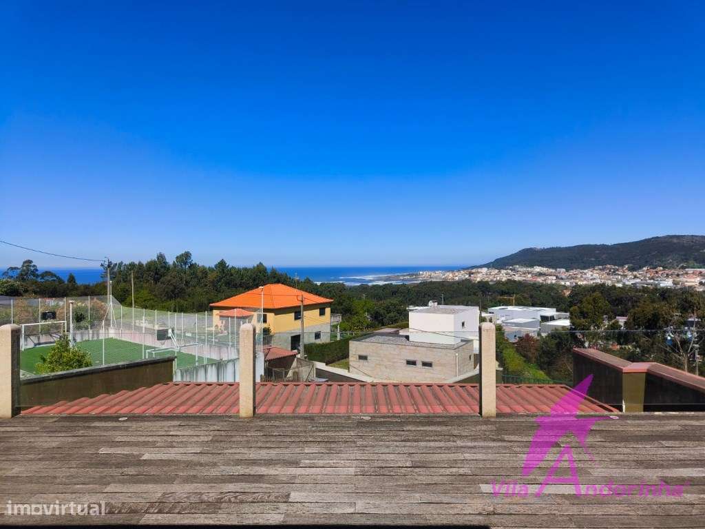 Moradia T5 de excelência a 5 minutos da praia-29