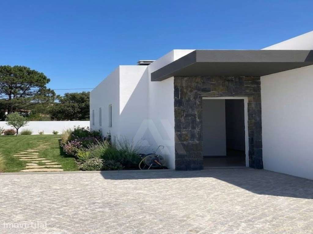 Moradia T3 com piscina junto ao centro das Caldas da Rainha-39
