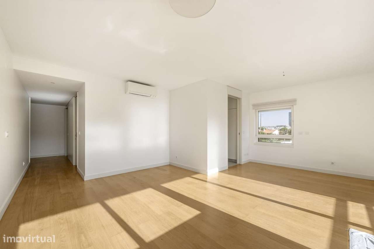 Apartamento T1 com estacionamento, Fórum Oeiras, Oeiras - Grande imagem: 4/27