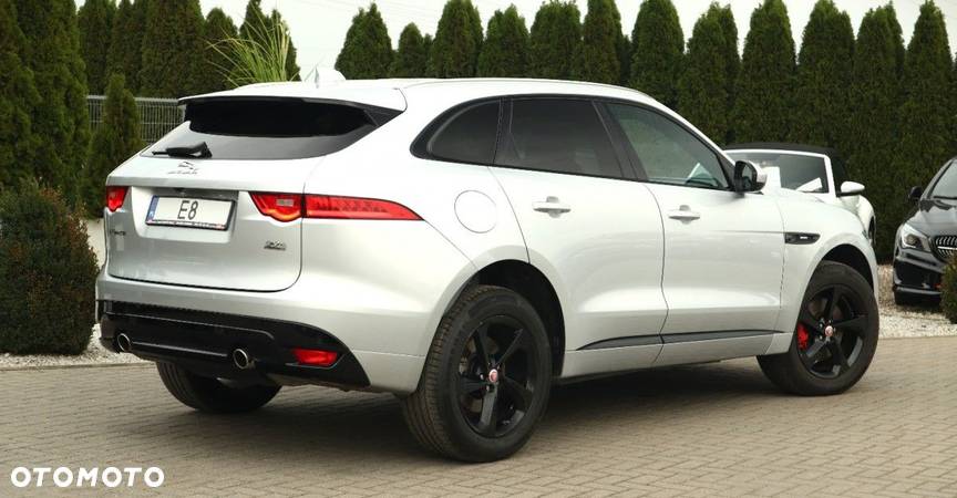 Jaguar F-Pace 30t AWD R-Sport - 7