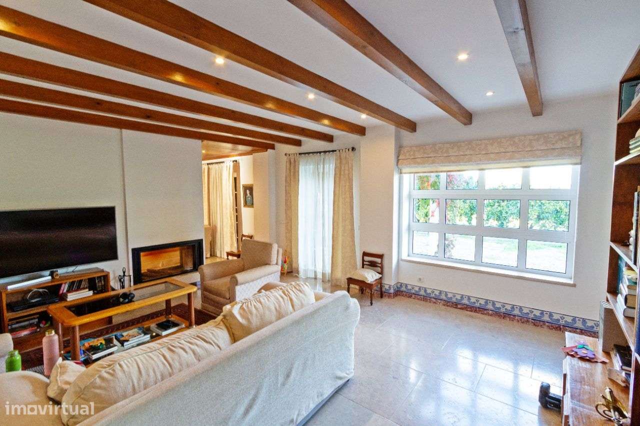 Moradia T5 Totalmente Remodelada - Grande imagem: 2/14