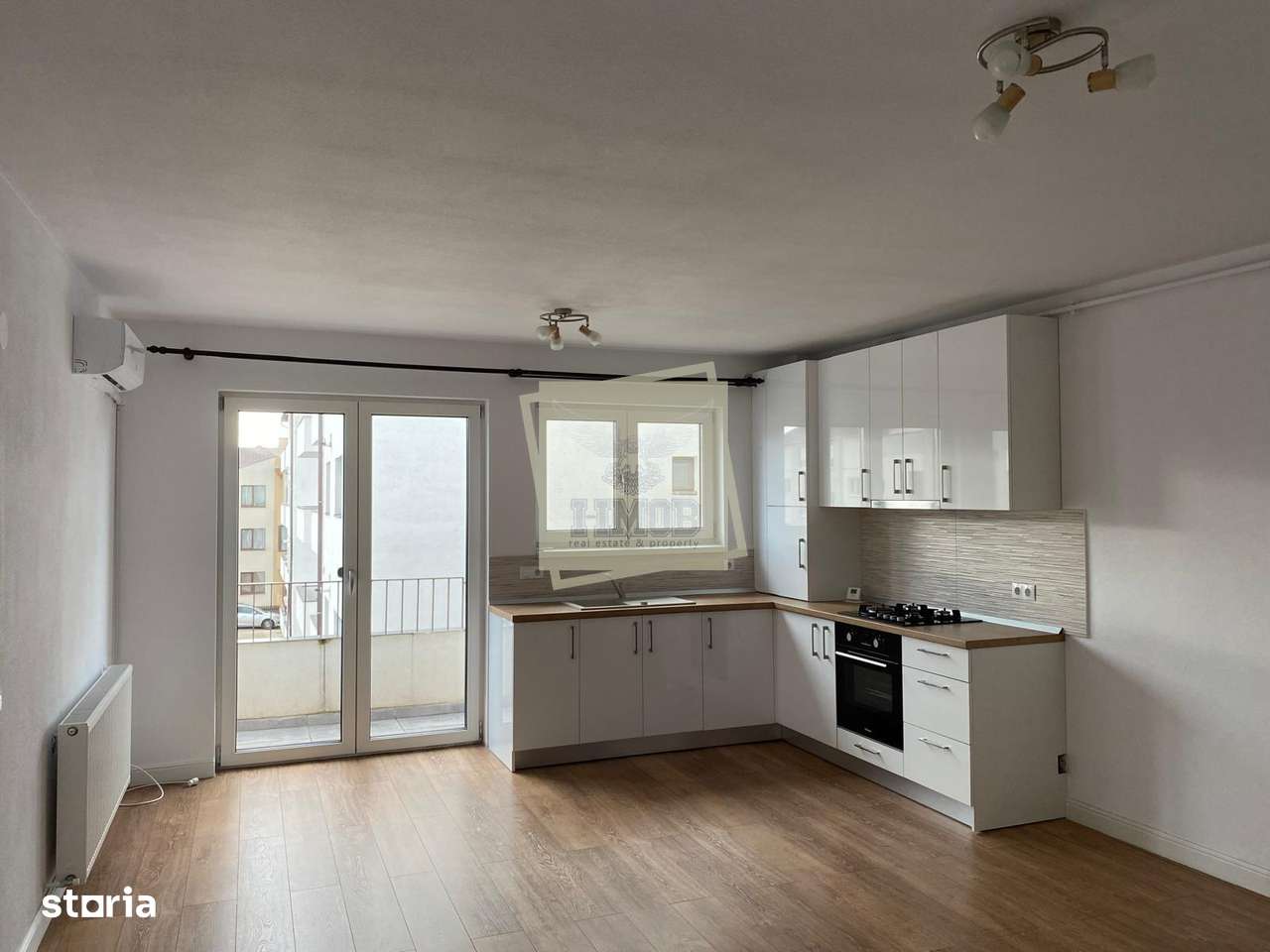 Apartament cu 3 camere 2 balcone si loc de parcare privat in Arhitecti-1