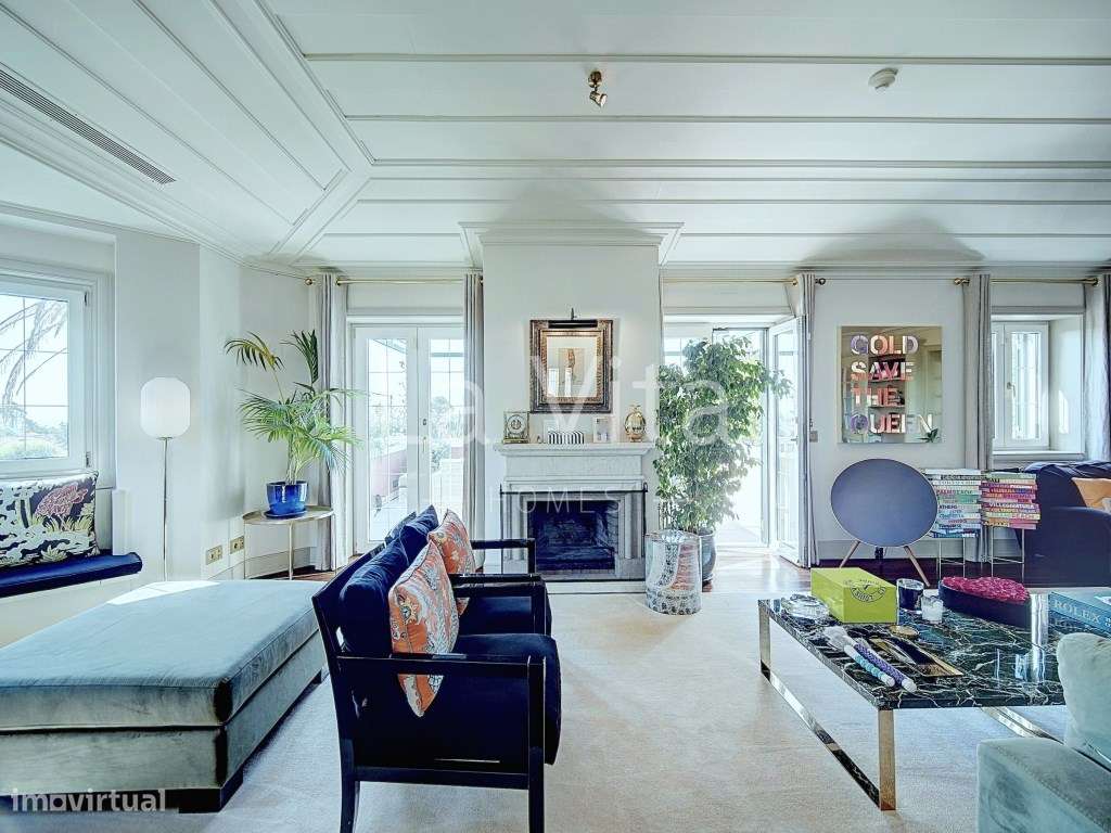 Apartamento T4 Duplex, em condomínio exclusivo no centro do Estoril. - Grande imagem: 4/47