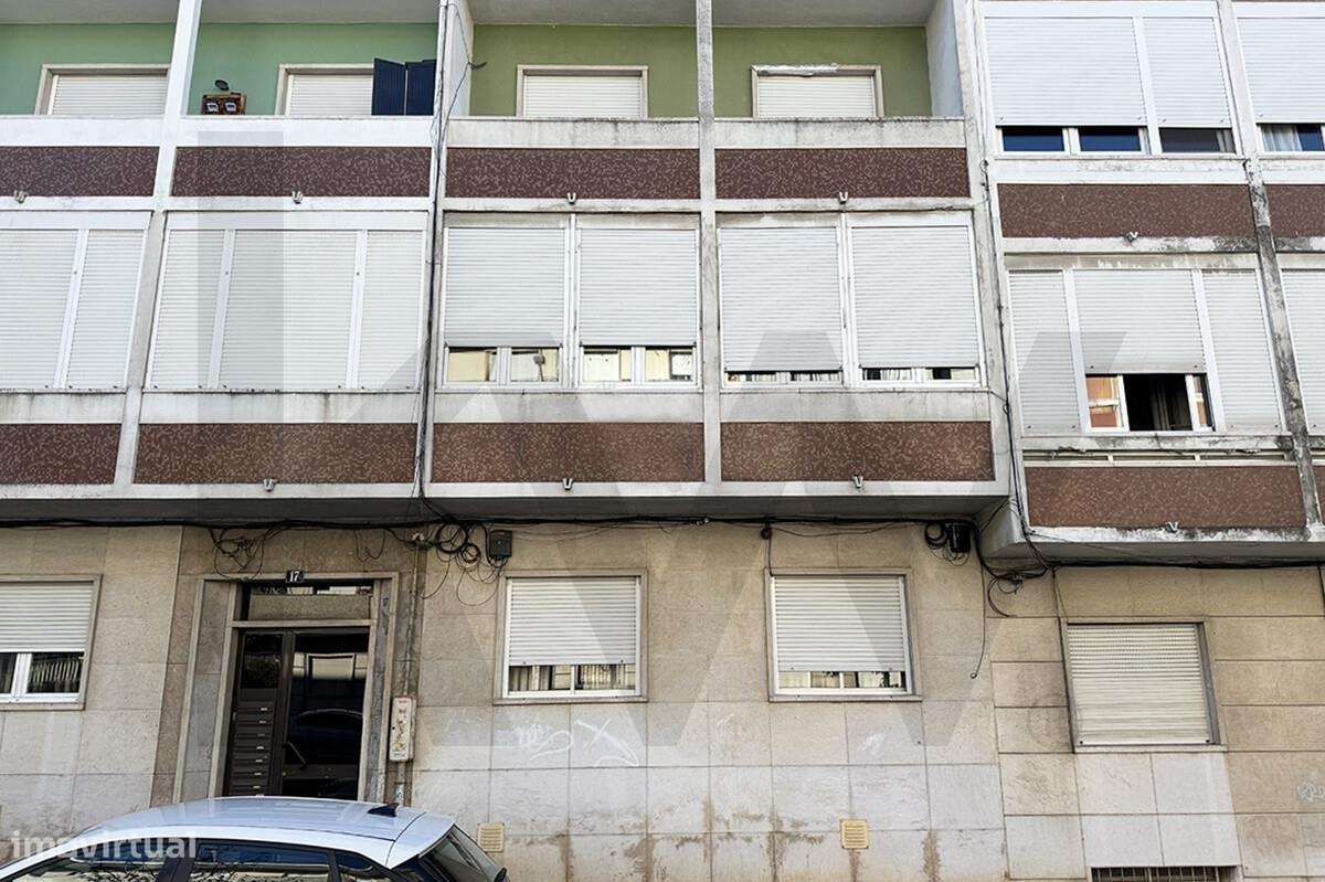 Apartamento T2 Centro Damaia de Cima-40