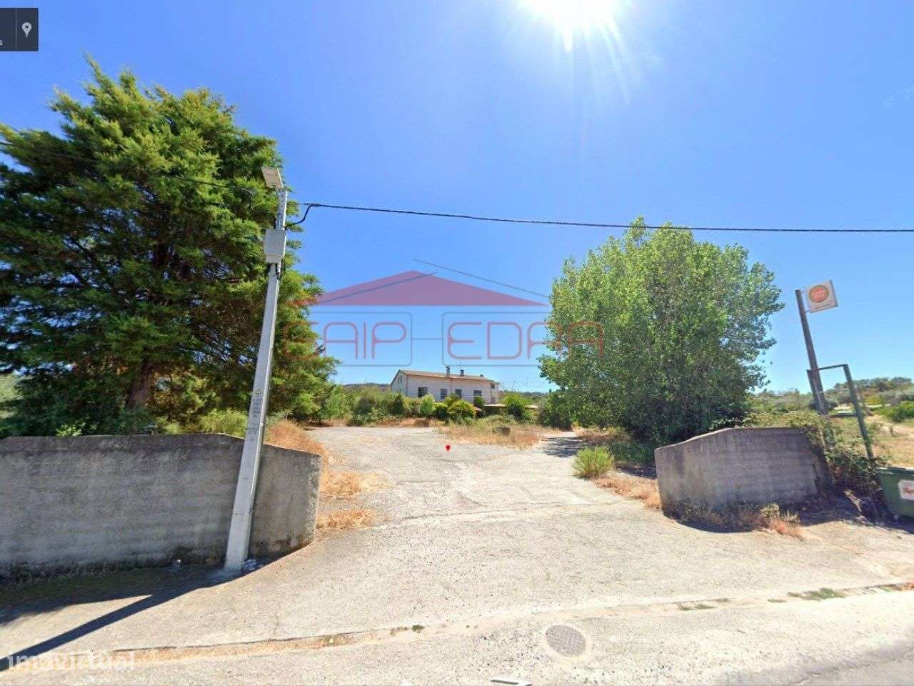 Moradia T4 com garagem e lareira perto das montanhas-24