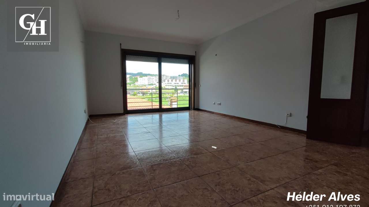 Apartamento T2 em Calendário com garagem fechada-16