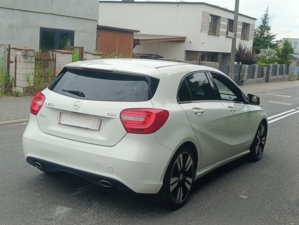 Mercedes-Benz A W176 200 CDI 7G-DCT AMG Line 2015