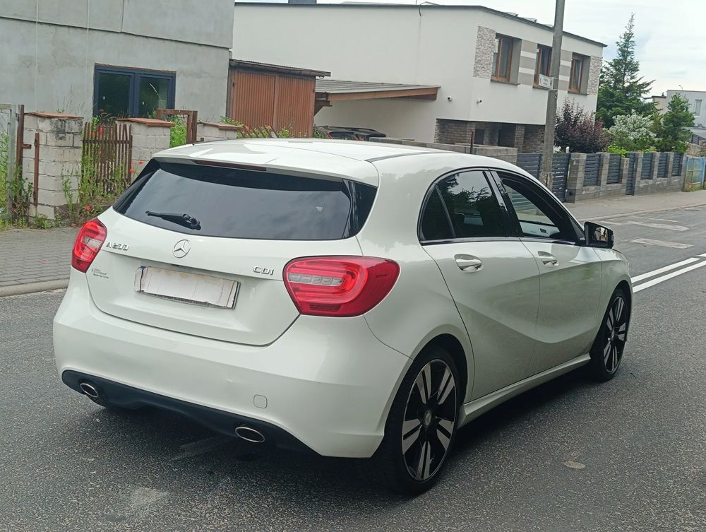 Mercedes-Benz A W176 200 CDI 7G-DCT AMG Line 2015