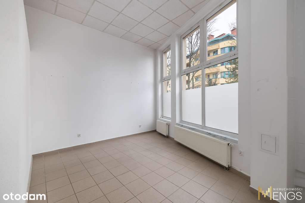 Lokal usługowy z witryną widoczną z al. KEN-6