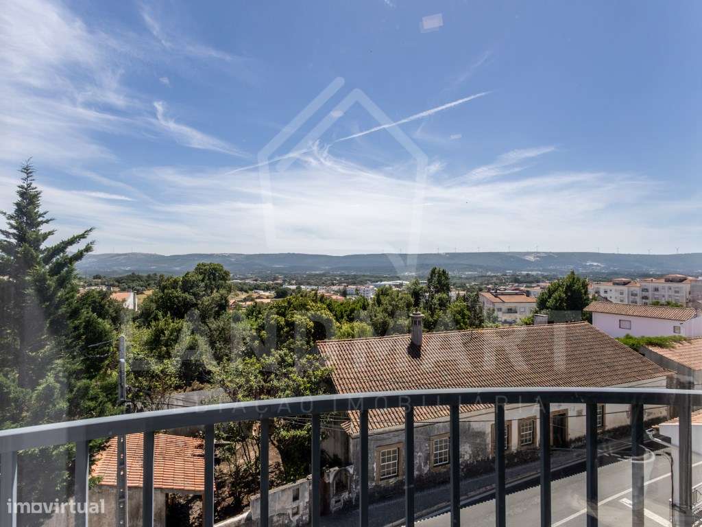 Apartamento T3 Duplex, Centro de Turquel-28
