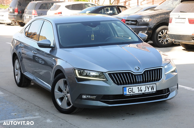 Skoda Superb 2.0 TDI DSG Style - 11