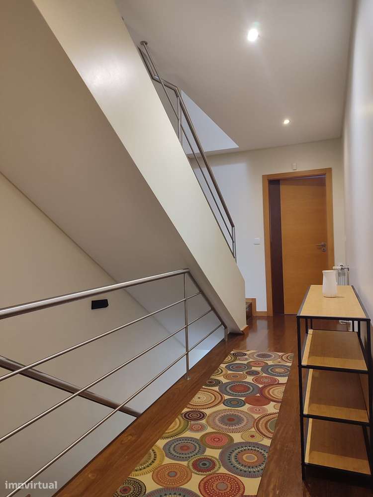 Moradia T4 (2 suites),cond. fechado, piscina, campo de jogos e ginásio-24