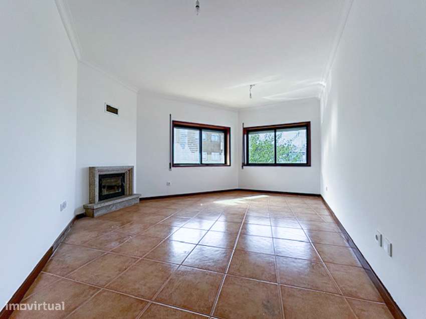 Apartamento T2 em São João de Ver-3