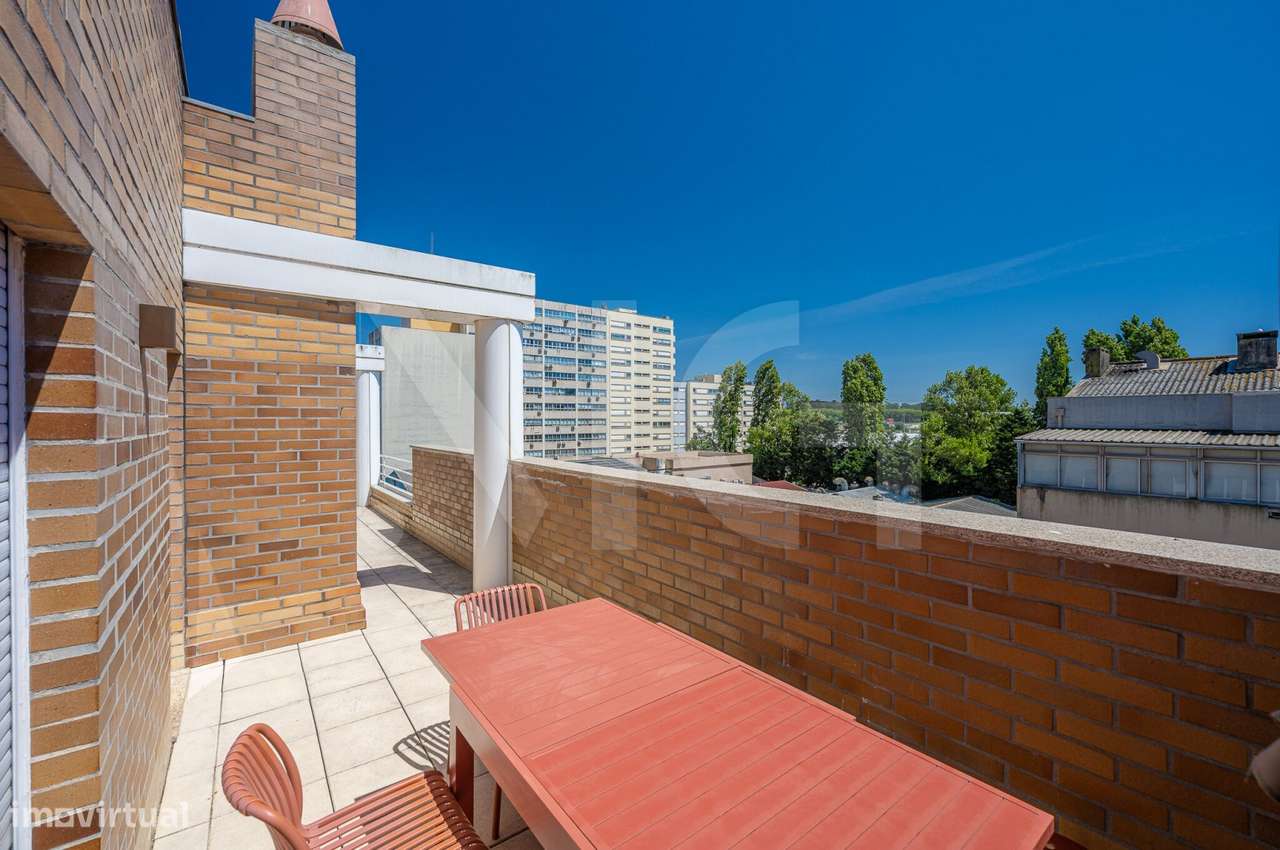 Penthouse T2 Matosinhos em Condomínio fechado com Garagem e Arrumos-21
