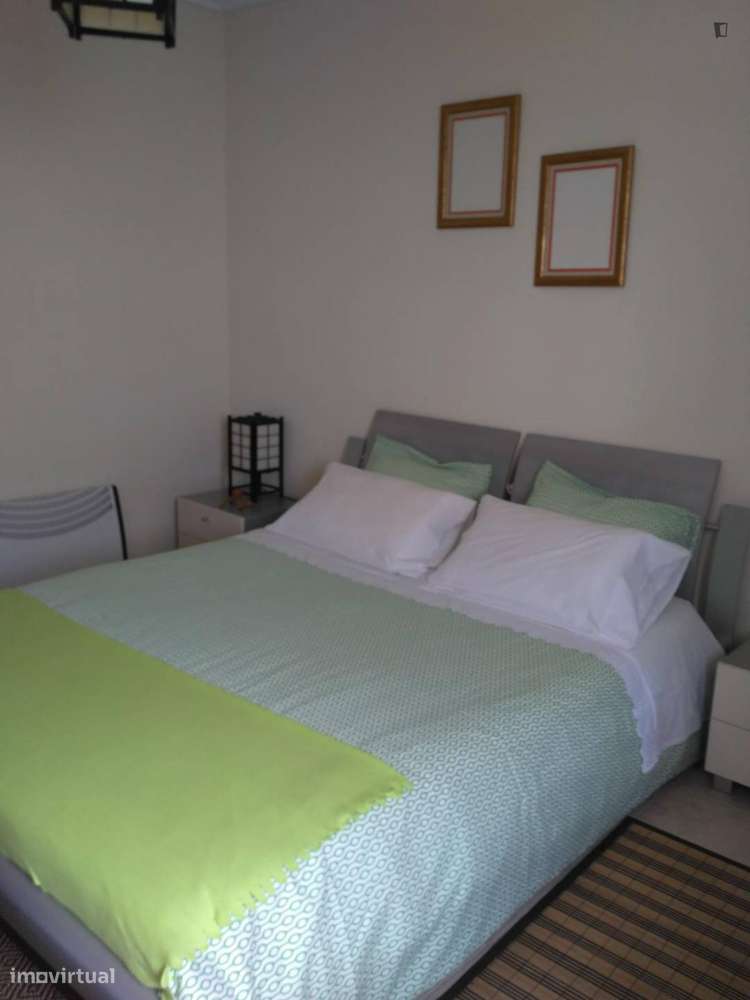 Quarto - localizado em Aveiro - Grande imagem: 5/7