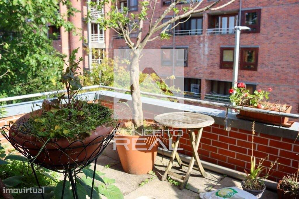 Apartamento T4 Duplex - Cooperativa dos Arquitectos-26