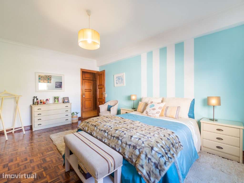 T2 Massamá junto ao Shopping - Espaço, Luz e Excelente Localização-2