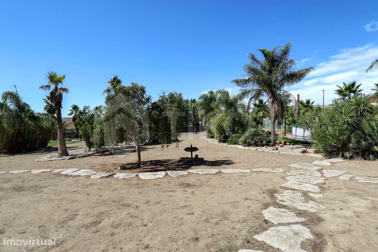 QUINTA T7 COM ALOJAMENTO LOCAL, RESTAURANTE, PISCINA E LAGO EM BEJA SÃ-57