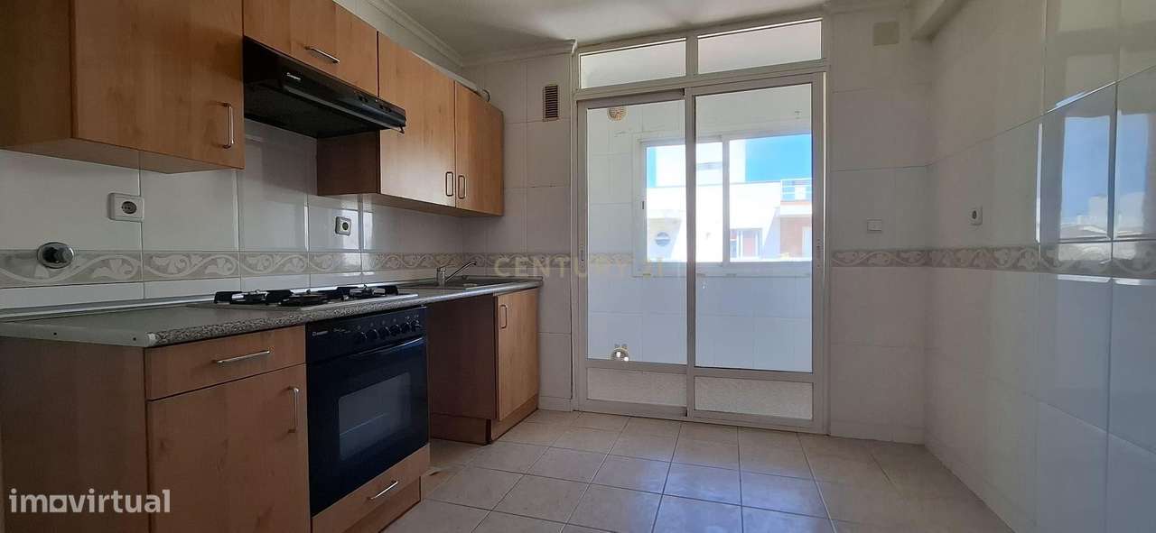 T3 com Suite, Estacionamento e Arrecadação – Urbanização da Fonte da P - Grande imagem: 4/17