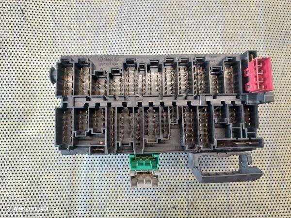 Caixa Fusiveis Volkswagen Polo (6N1) - 3