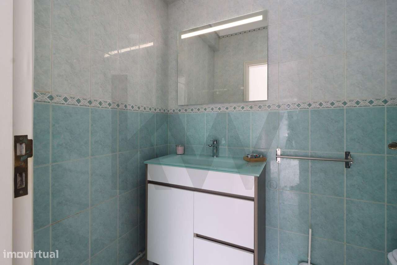 Apartamento T2 exclusivo no último piso do Edifício Royal com terraço-6