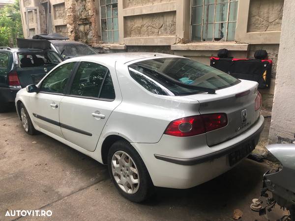 Dezmembrez Renault Laguna 2 facelift 2005 alb 1.9 TDI - 2