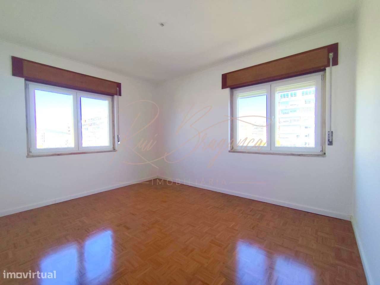 Apartamento T3 na Portela Totalmente Renovado-8