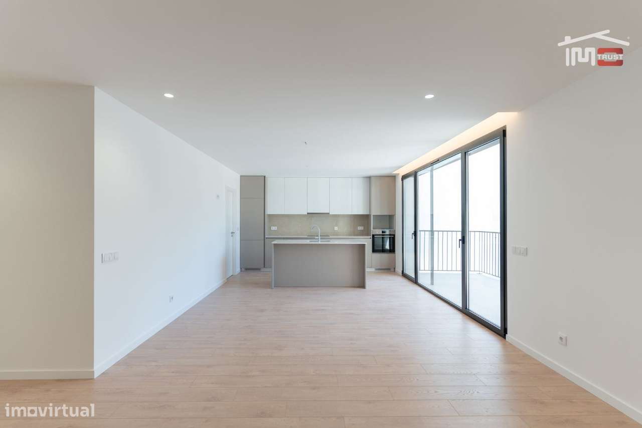 APARTAMENTO T3 NOVO COM ELEVADOR PARQUEAMENTO PISCINA NO TERRASSO E... - Grande imagem: 2/35