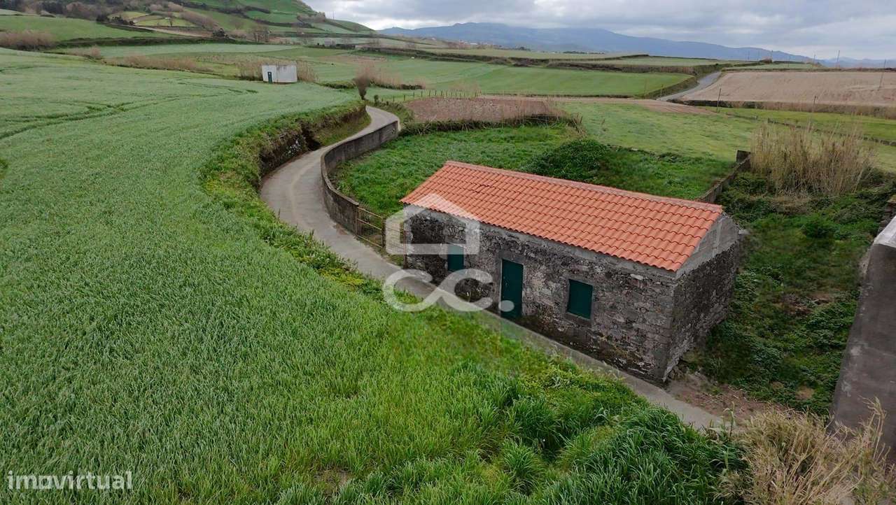 Terreno com Construção - Fenais Ajuda - Ribeira Grande - Grande imagem: 5/10
