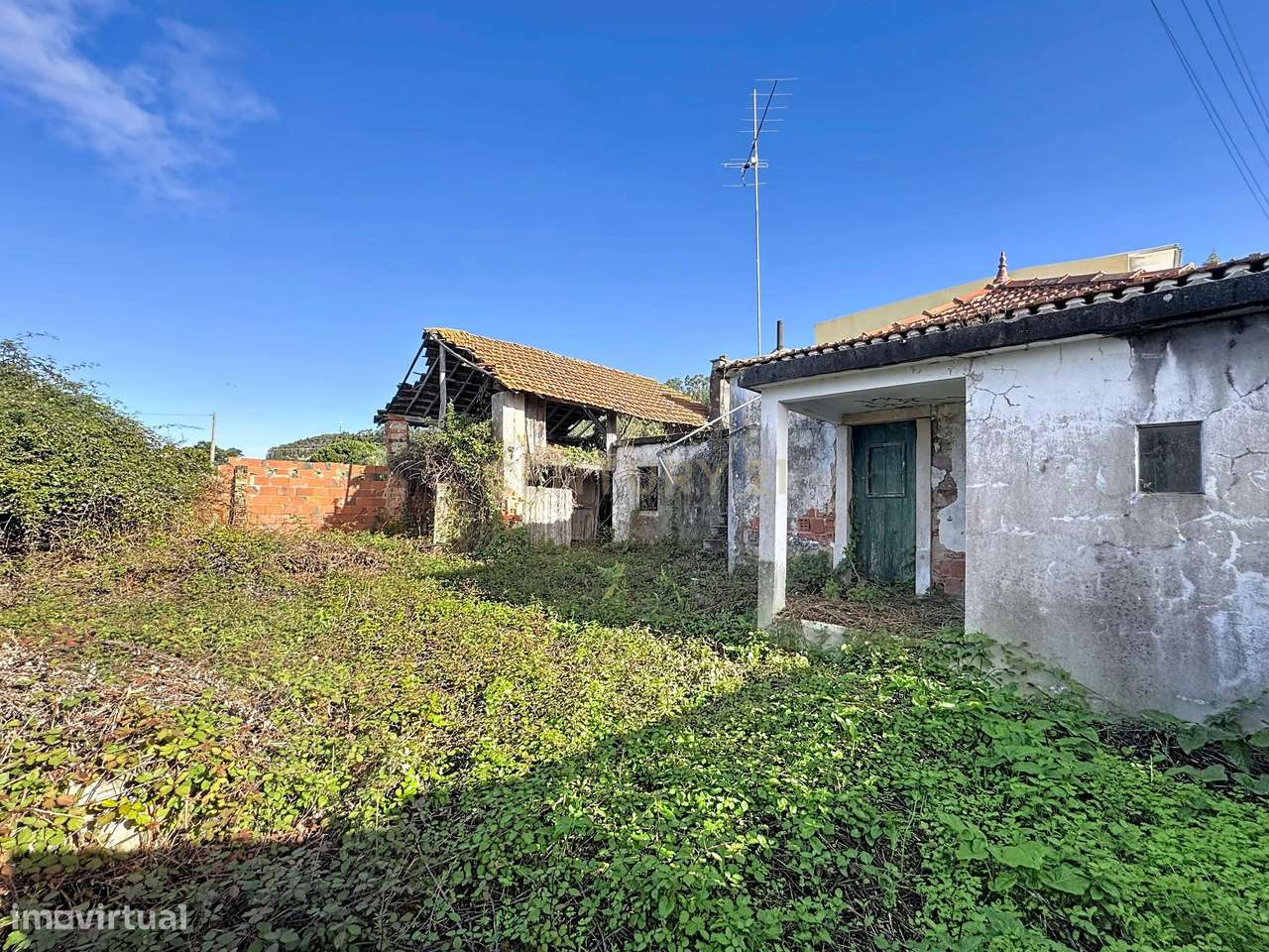 Casa em Ruínas para Recuperação com terreno | Coz, Alpedriz e Montes,-11