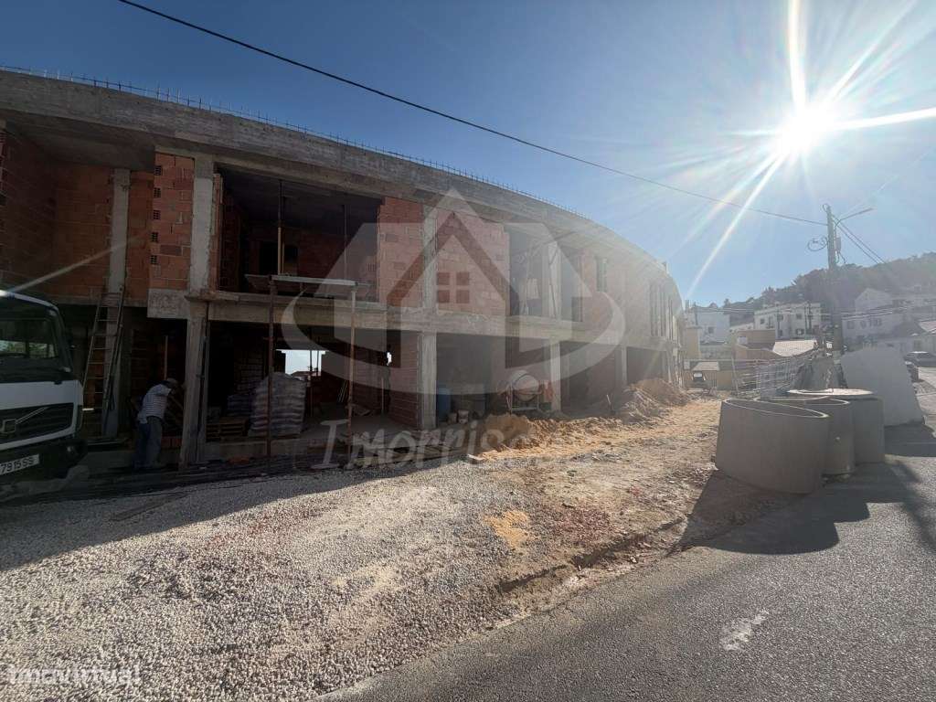 Moradia T3 em condomínio fechado com logradouro e piscina em Fanhõe...-18