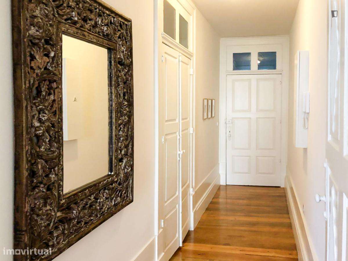 Apartamento com 1 quartos - localizado em Paranhos Porto - Grande imagem: 2/6