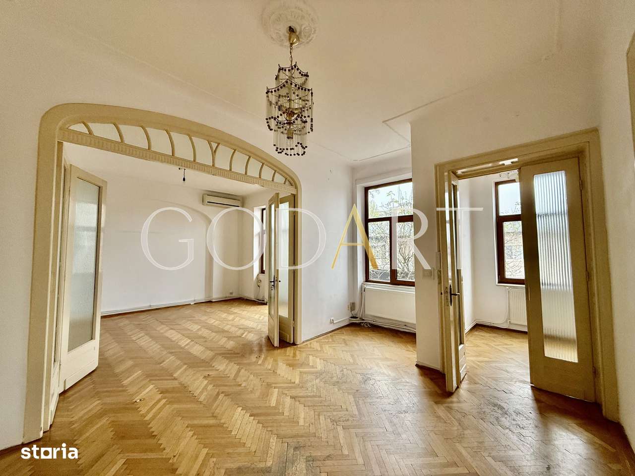 Apartament in vila interbelica | singur pe etaj-0