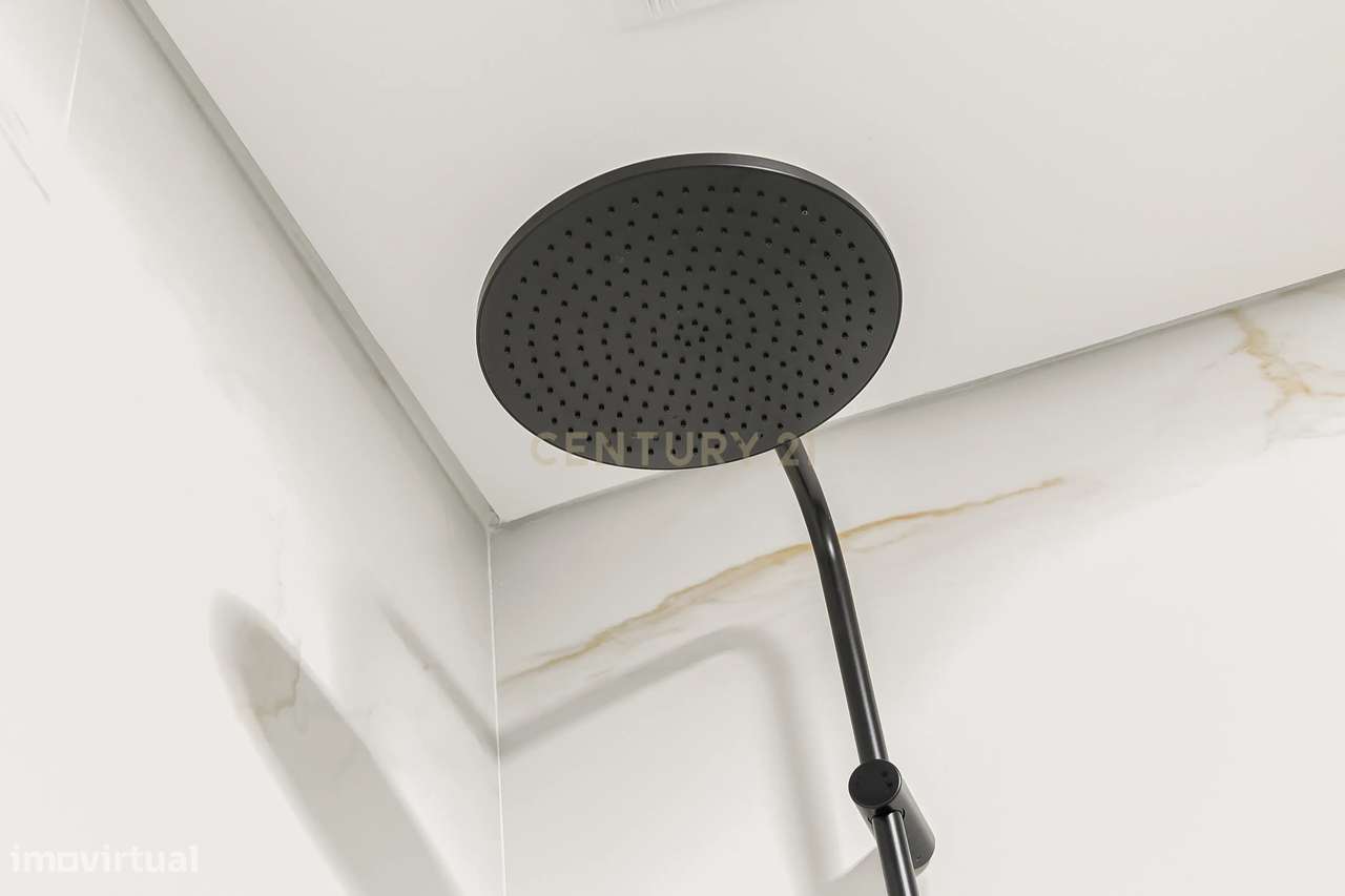 Espaçoso Apartamento T3 Totalmente Renovado em prédio com elevador no-32