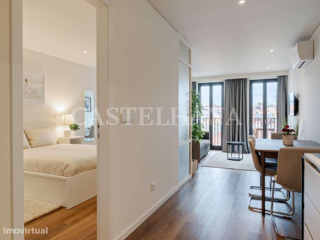Apartamento T1+1 com varanda na zona histórica do Porto - Grande imagem: 3/60
