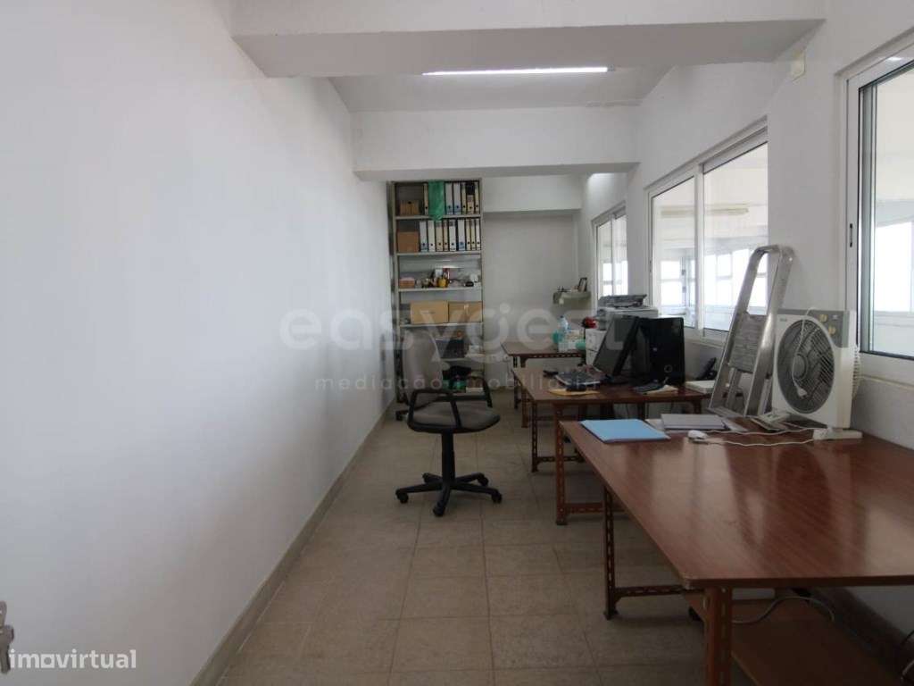 Armazém Industrial com possibilidade de criar diversos espaços de t... - Grande imagem: 4/15