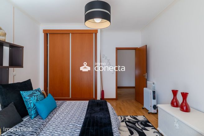 Moradia Geminada T4 com churrasqueira na Marinha Grande - Leiria-35