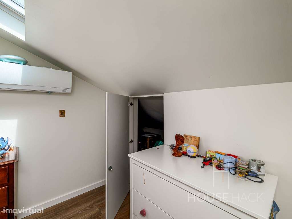 T2+2 Duplex Renovado com parqueamento e arrecadação-26