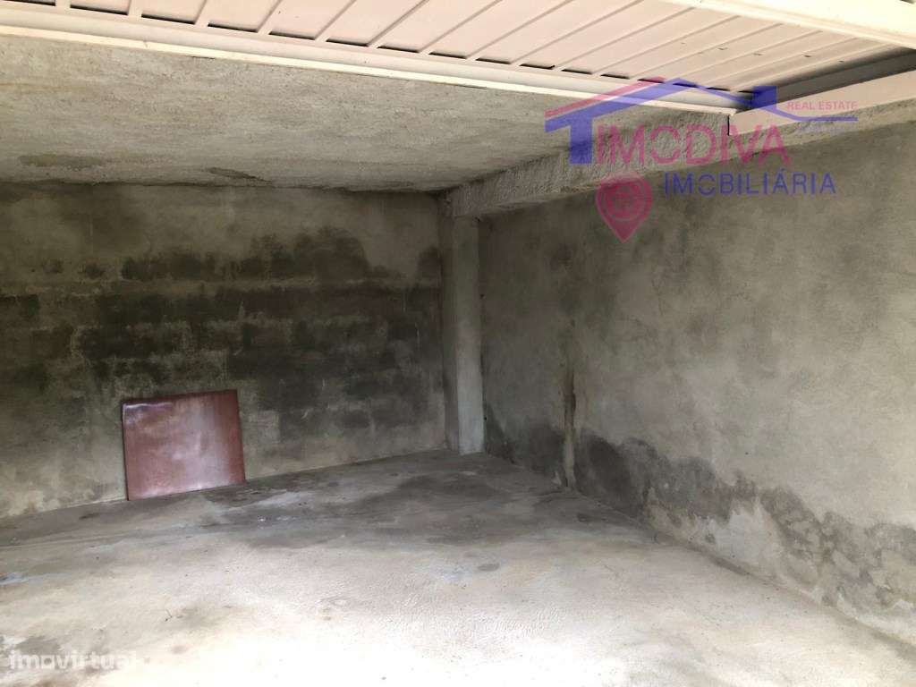 Casa típica de pedra em Castanheira de Pera-7