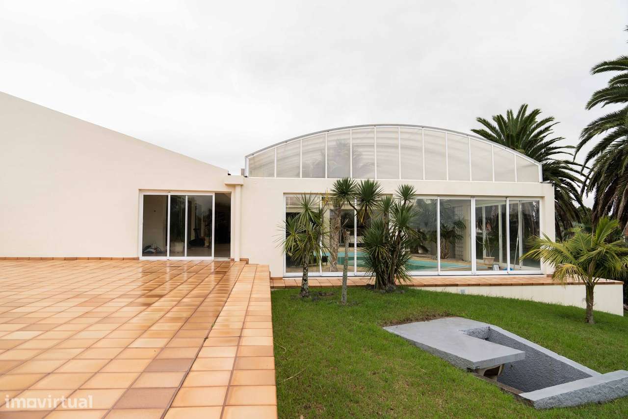 Luxuosa Moradia com 4 quartos localizada em Rosto do Cão - São Roque-48