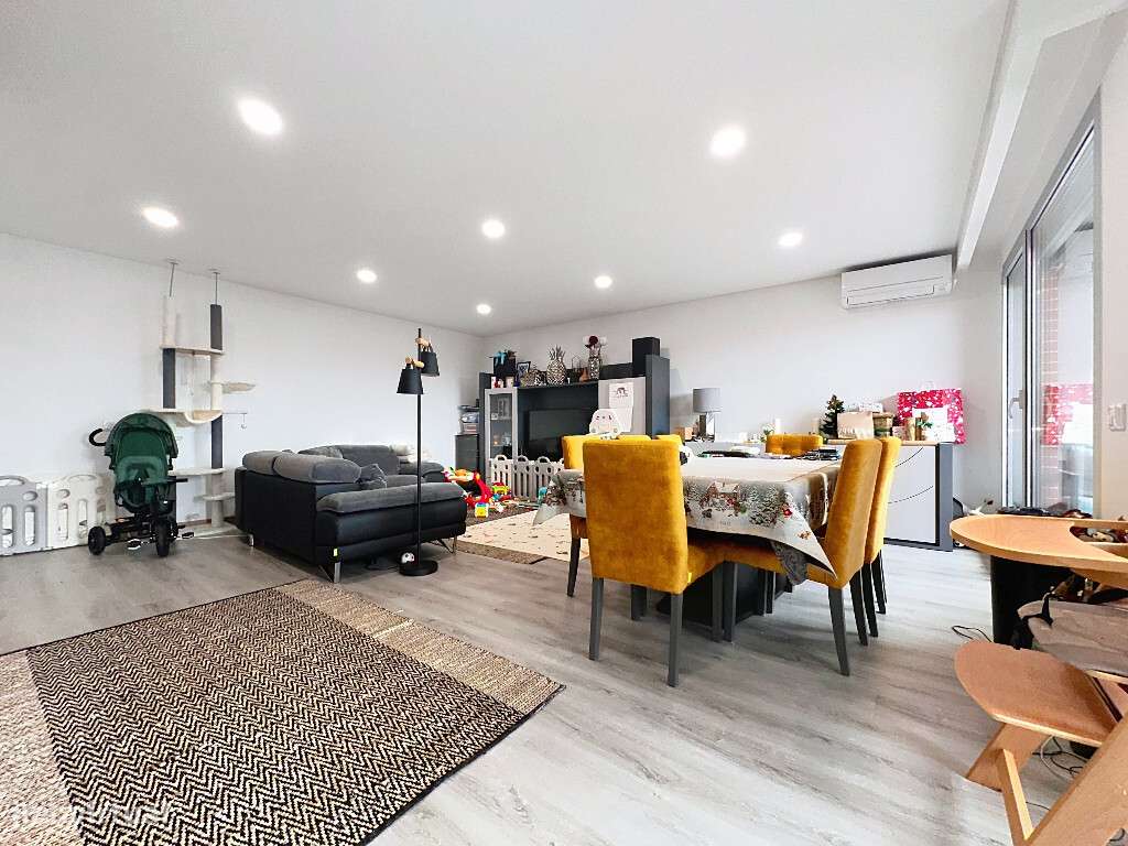 Apartamento T3 com garagem dupla, Quinta da Portela - Grande imagem: 3/13