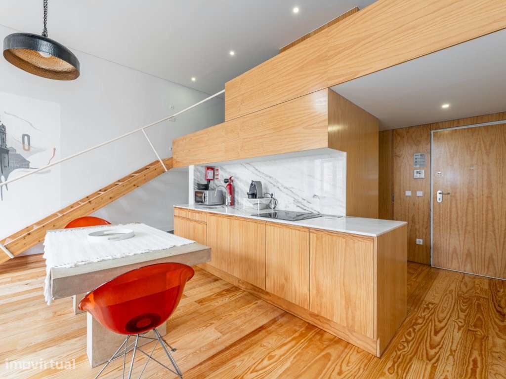 Apartamento mezanino T1 na Rua de Sá da Bandeira - Grande imagem: 4/34