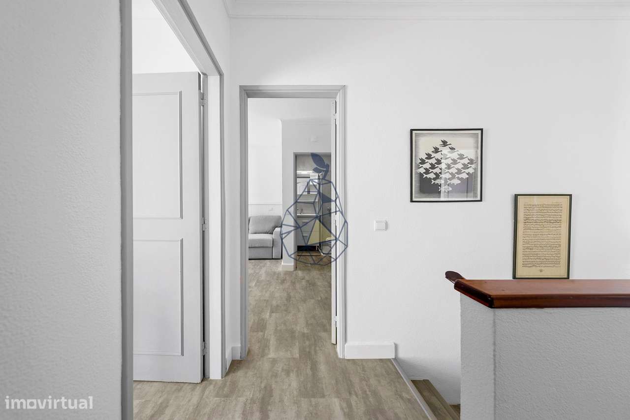 Apartamento Duplex T3 mobilado,  3 casa de banho ,Terraço, Vista Mar A-30